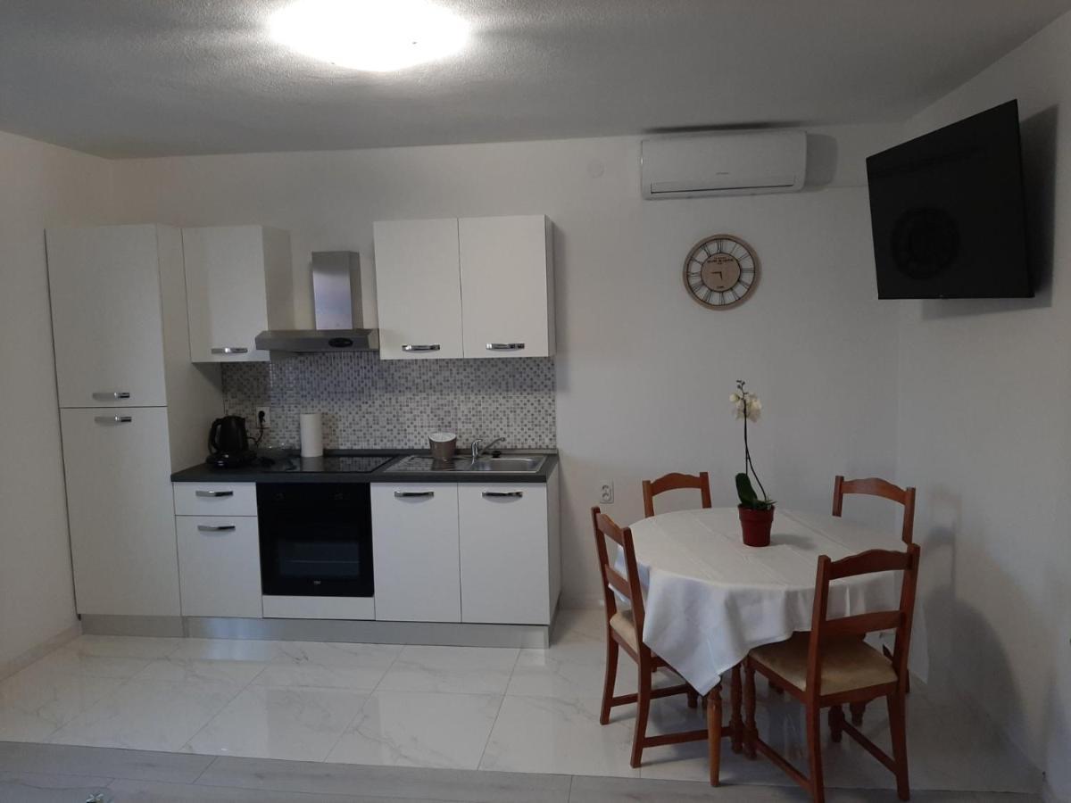 Apartments Roby 3M Sveti Juraj Buitenkant foto