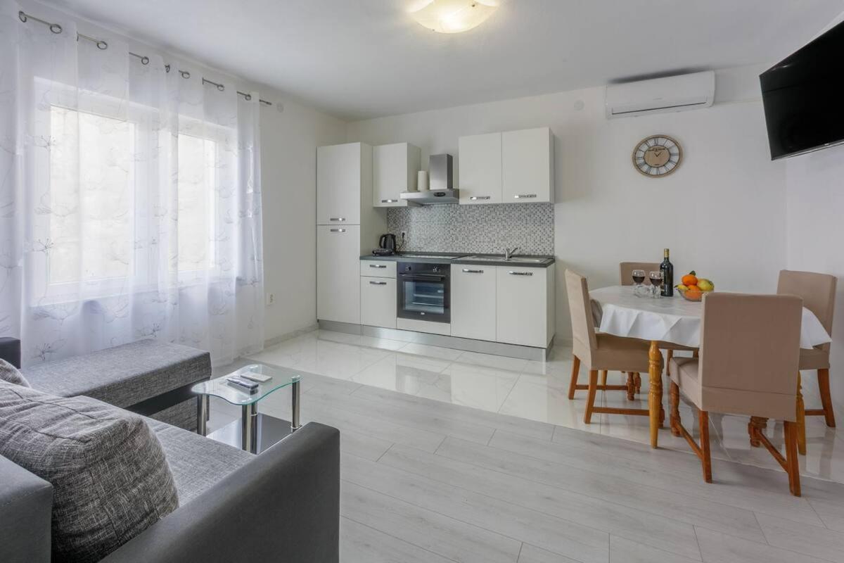Apartments Roby 3M Sveti Juraj Buitenkant foto